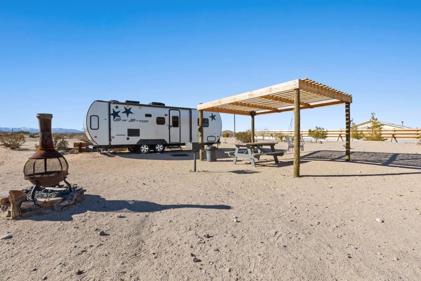 Jt Village Campground - Star Stream Joshua Tree Dış mekan fotoğraf